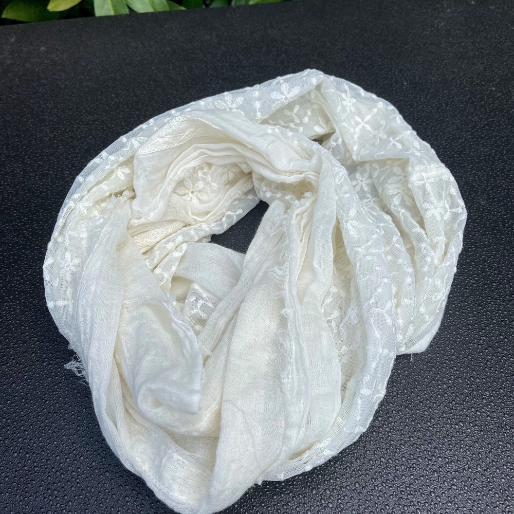 American Eagle Infinity Scarf